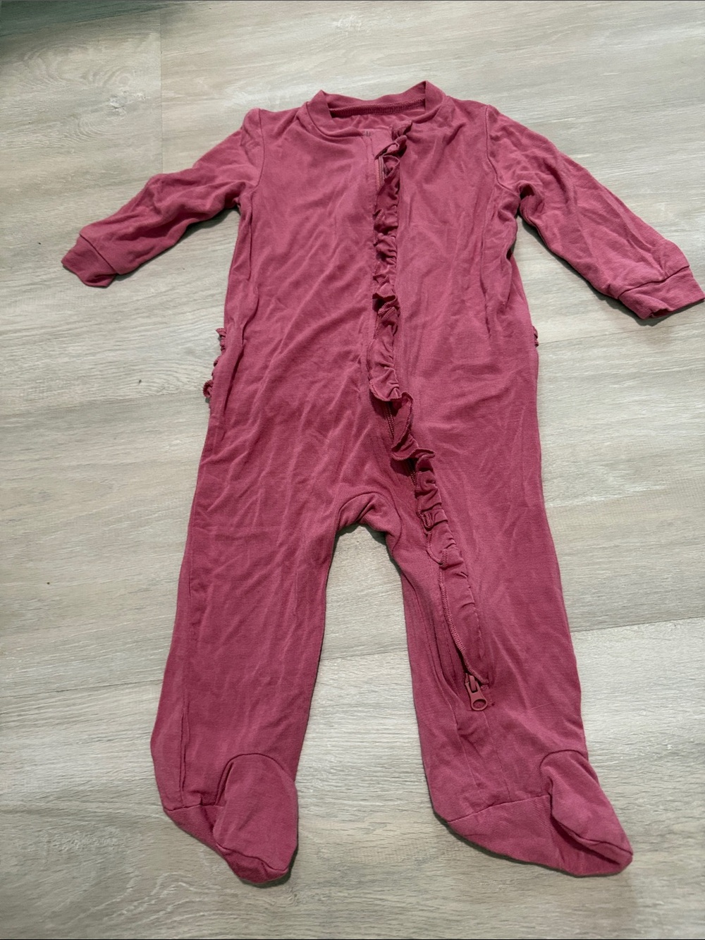 Milkberry one piece with feet size 0-3 months
